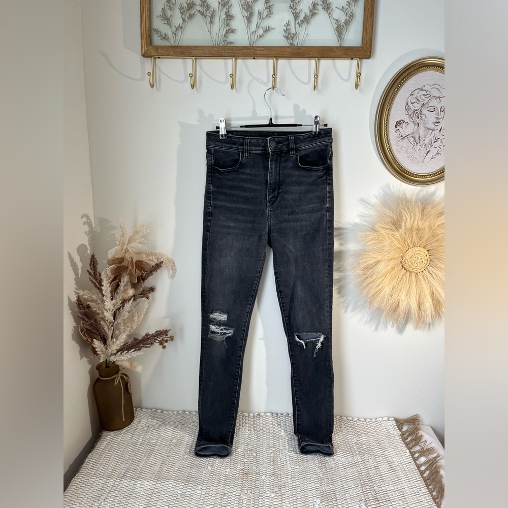 American eagle distressed black Denium jeans women’s size US 4 regular